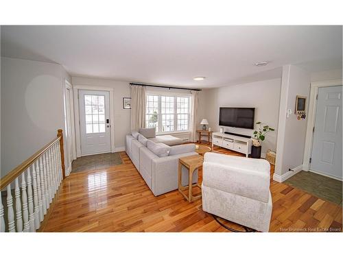 64 Thompson Ave, Burton, NB 