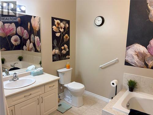 13 Oakwood Links Lane, Grand Bend, ON - Indoor Photo Showing Bathroom