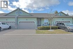 13 OAKWOOD LINKS LANE Grand Bend, ON N0M 1T0