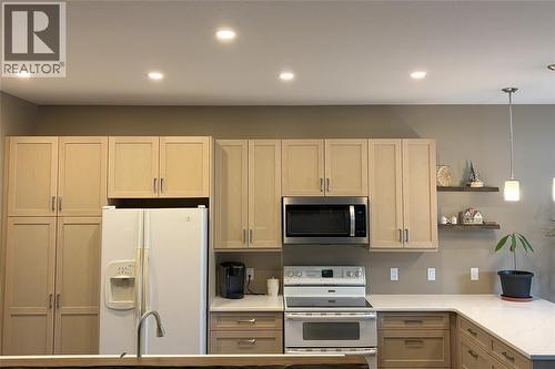 13 Oakwood Links Lane, Grand Bend, ON - Indoor Photo Showing Kitchen