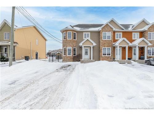 73 Lakeburn Ave, Dieppe, NB 