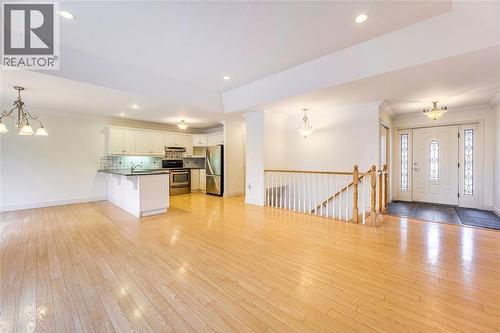 572 Valentina Street, Petrolia, ON - Indoor Photo Showing Other Room