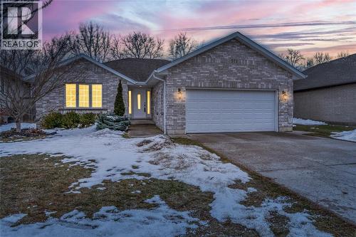 572 Valentina Street, Petrolia, ON - Outdoor