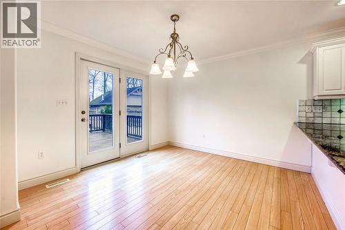 572 Valentina Street, Petrolia, ON - Indoor