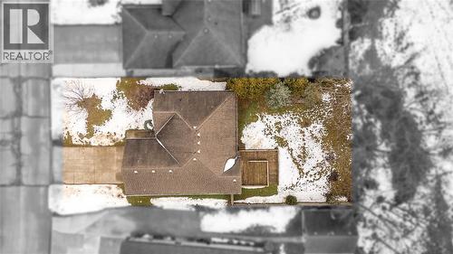 572 Valentina Street, Petrolia, ON - 