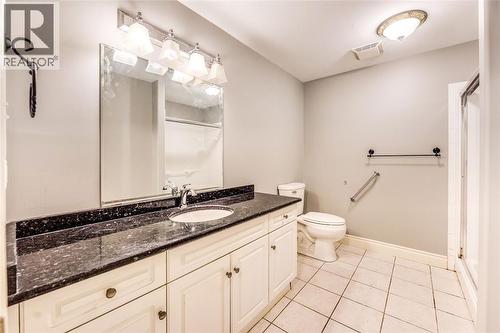 572 Valentina Street, Petrolia, ON - Indoor Photo Showing Bathroom