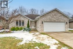 572 VALENTINA STREET  Petrolia, ON N0N 1R0