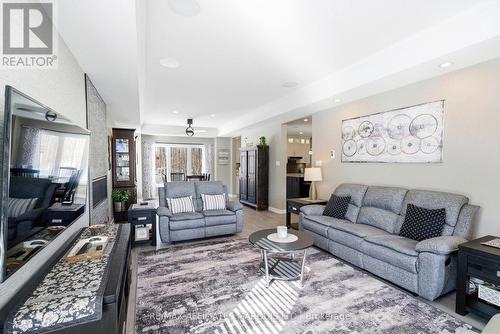 6625 Sutherland Avenue, South Glengarry, ON - Indoor Photo Showing Living Room