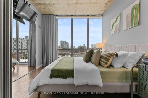 606-33 Mill Street, Toronto, ON - Indoor Photo Showing Bedroom