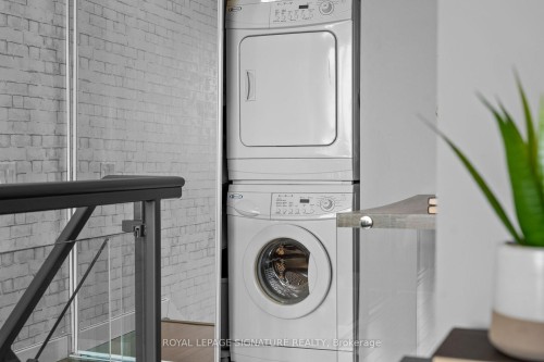 606-33 Mill Street, Toronto, ON - Indoor Photo Showing Laundry Room