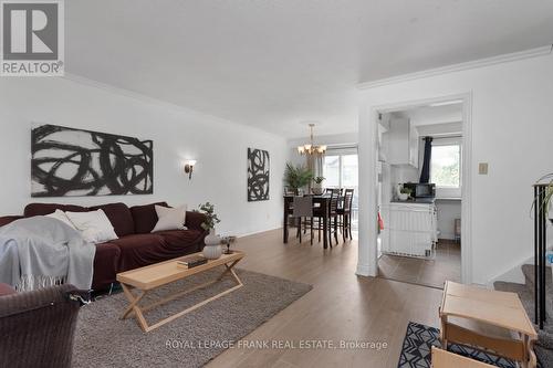 42 - 700 Harmony Road N, Oshawa (Pinecrest), ON - Indoor Photo Showing Living Room