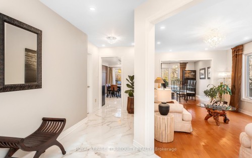 5596 Haddon Hall Road, Mississauga, ON - Indoor