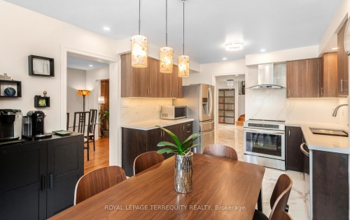 5596 Haddon Hall Road, Mississauga, ON - Indoor