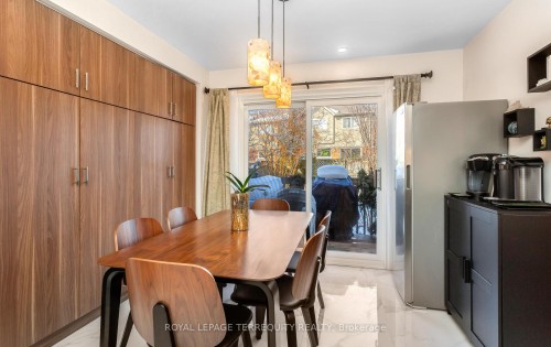 5596 Haddon Hall Road, Mississauga, ON - Indoor Photo Showing Dining Room