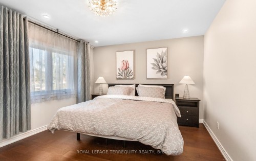 5596 Haddon Hall Road, Mississauga, ON - Indoor Photo Showing Bedroom