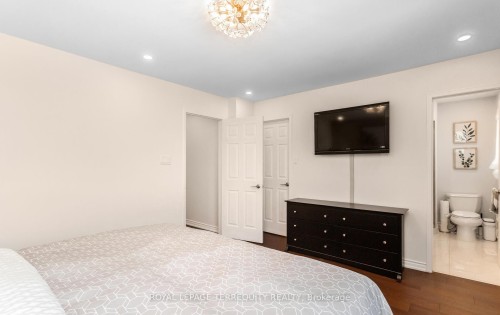 5596 Haddon Hall Road, Mississauga, ON - Indoor Photo Showing Bedroom