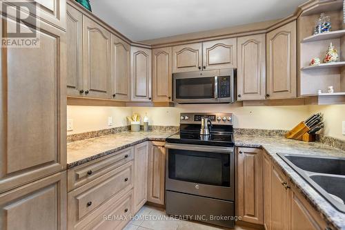 4 Meikle Drive, Augusta, ON - Indoor Photo Showing Kitchen With Double Sink