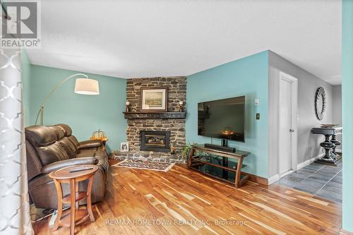 4 Meikle Drive, Augusta, ON - Indoor Photo Showing Living Room With Fireplace