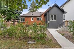 21 KING HIGH AVENUE  Toronto, ON M3H 3A8