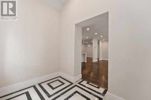 21 King High Avenue, Toronto, ON - Indoor