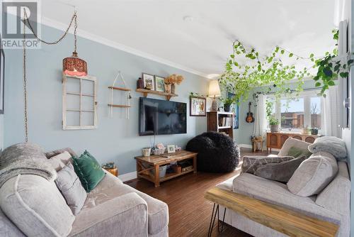 40 Michigan Ave, Blind River, ON - Indoor Photo Showing Living Room