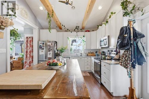 40 Michigan Ave, Blind River, ON - Indoor Photo Showing Kitchen
