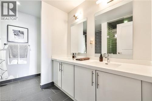 55 Speers Road Unit# 1709, Oakville, ON - Indoor Photo Showing Bathroom