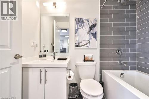 55 Speers Road Unit# 1709, Oakville, ON - Indoor Photo Showing Bathroom