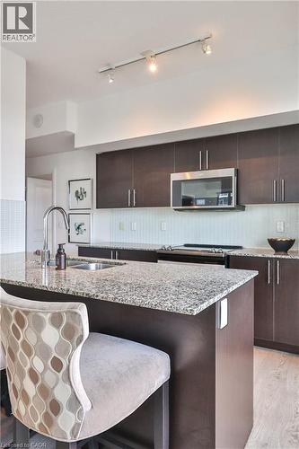 55 Speers Road Unit# 1709, Oakville, ON - Indoor Photo Showing Kitchen