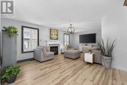84 Loon Avenue, Barrie, ON - Indoor Photo Showing Living Room With Fireplace