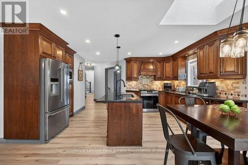 84 Loon Avenue, Barrie, ON - Indoor Photo Showing Kitchen