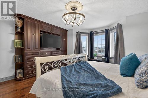 84 Loon Avenue, Barrie, ON - Indoor Photo Showing Bedroom