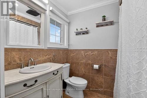 84 Loon Avenue, Barrie, ON - Indoor Photo Showing Bathroom