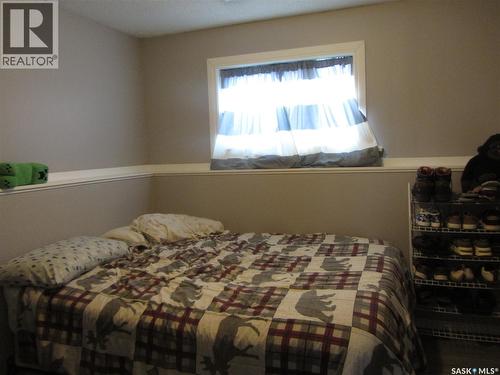706 Klassen Bay, Martensville, SK - Indoor Photo Showing Bedroom
