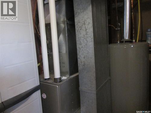 706 Klassen Bay, Martensville, SK - Indoor Photo Showing Basement