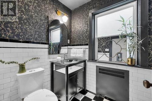 1 Iona Street, Ottawa, ON - Indoor Photo Showing Bathroom
