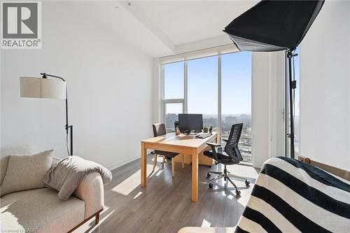 85 Duke Street Unit# 1707, Kitchener, ON - Indoor