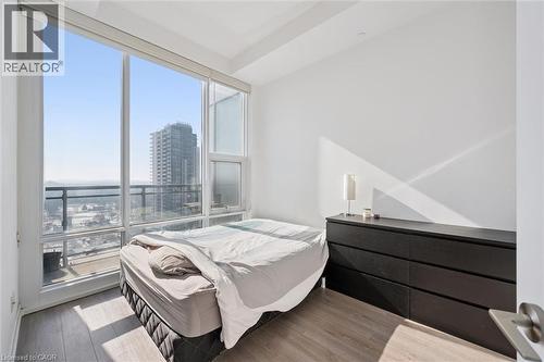 85 Duke Street Unit# 1707, Kitchener, ON - Indoor Photo Showing Bedroom