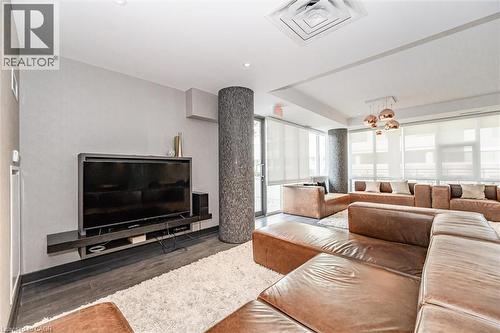 85 Duke Street Unit# 1707, Kitchener, ON - Indoor Photo Showing Living Room