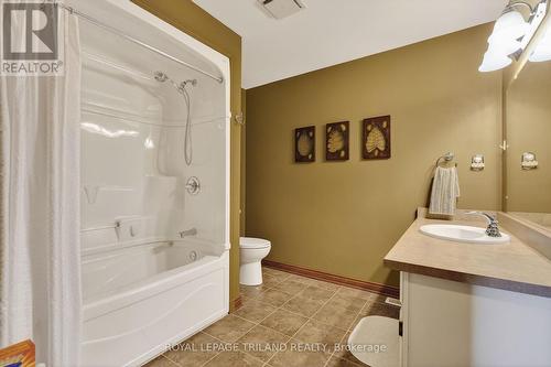 Second Level: 4-Piece Bathroom - 126 Somerset Road, London South (South K), ON - Indoor Photo Showing Bathroom