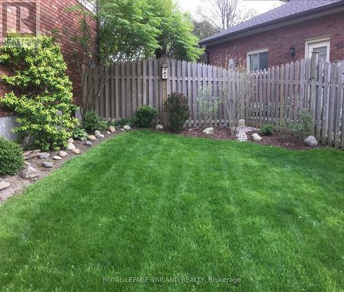 Side Yard: Low Maintenance Landscaping - 126 Somerset Road, London South (South K), ON - Outdoor