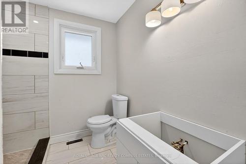 630 Buffalo Road, Fort Erie (Crescent Park), ON - Indoor Photo Showing Bathroom
