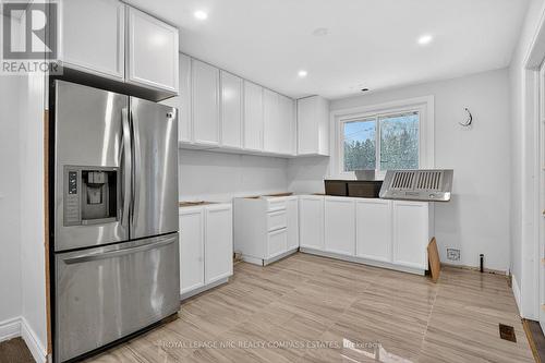 630 Buffalo Road, Fort Erie (Crescent Park), ON - Indoor Photo Showing Kitchen