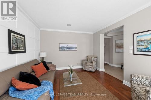430 Kilmarnock Way, Ottawa, ON - Indoor Photo Showing Living Room