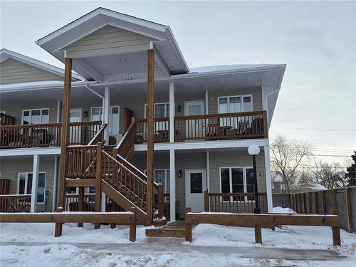 1 35 Lilac Place, Niverville, MB - Outdoor