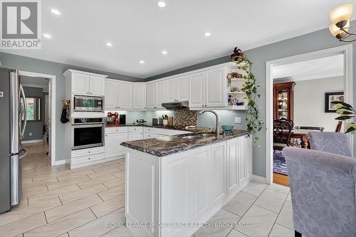 1098 Caitlin Crescent, Kingston (North Of Taylor-Kidd Blvd), ON - Indoor Photo Showing Kitchen With Double Sink With Upgraded Kitchen