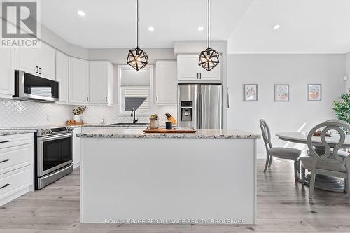 1556 Albany Drive, Kingston (City Northwest), ON - Indoor Photo Showing Kitchen With Stainless Steel Kitchen With Upgraded Kitchen
