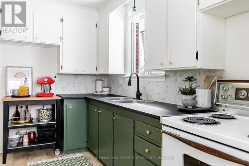 381 Applegrove Avenue, Peterborough (Northcrest Ward 5), ON - Indoor Photo Showing Kitchen With Double Sink