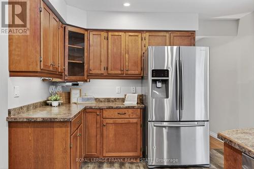 1821 Parkwood Circle, Peterborough (Monaghan Ward 2), ON - Indoor Photo Showing Kitchen