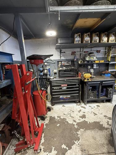 Intérieur - 11 Indisponible, Laval (Laval-Des-Rapides), QC - Indoor Photo Showing Garage